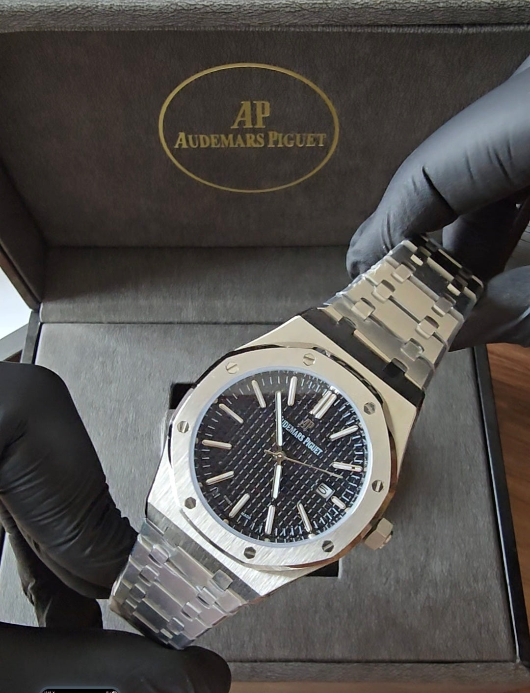 Audemars Piguet Royal Oak Black Dial Automatic | Chronivo Luxe